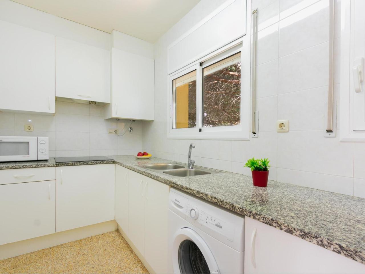 Apartment Velazquez-5 By Interhome Росес Екстериор снимка